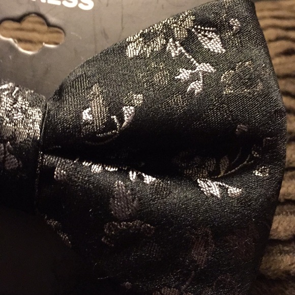 Men's Bow Tie - Picture 2 of 5